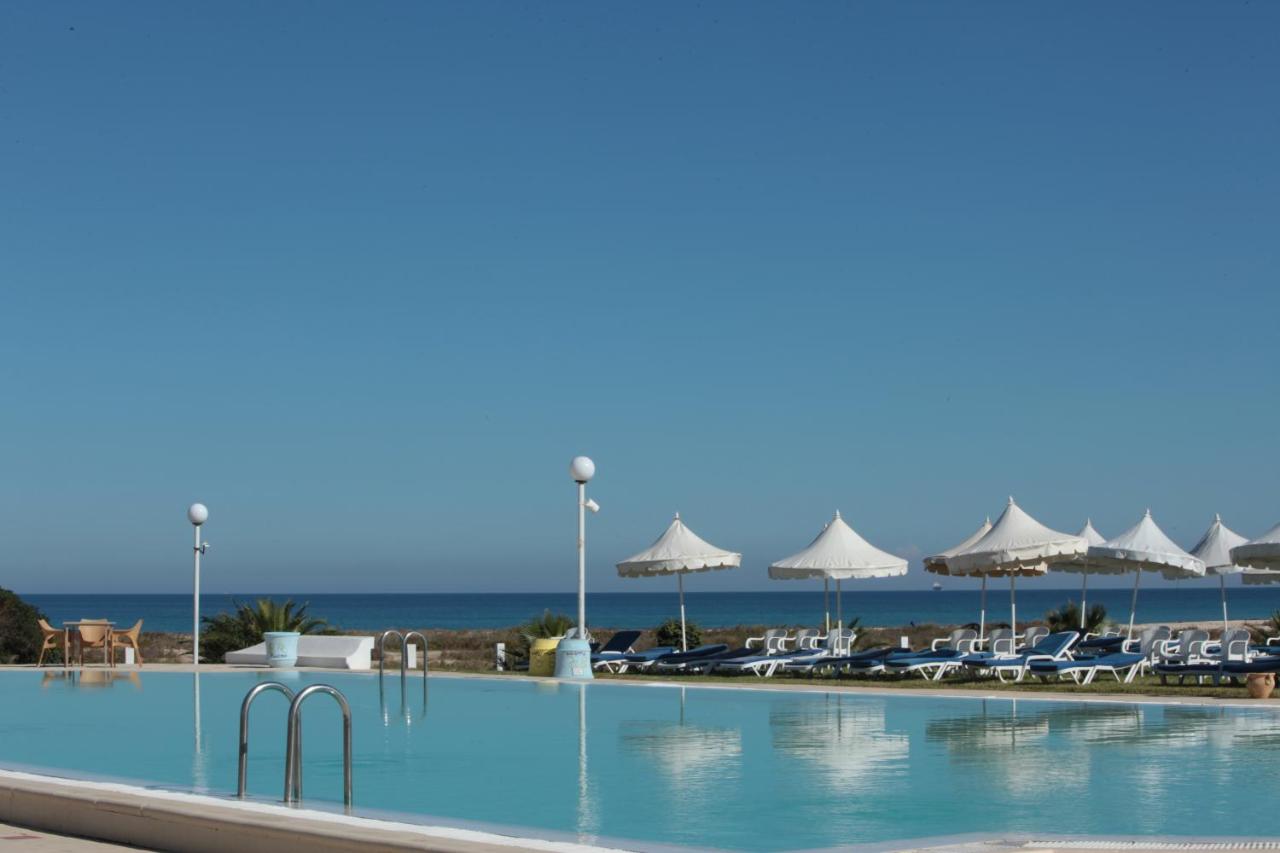 Heated swimming pool: Bizerta Resort Congres & SPA
