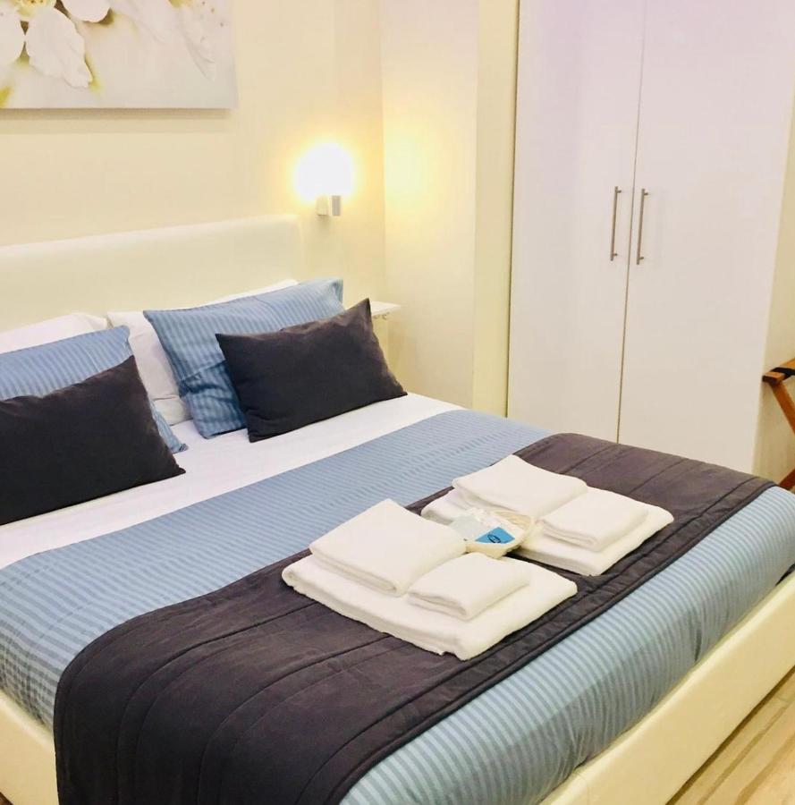 Da Polly a Piazza Amedeo - 2