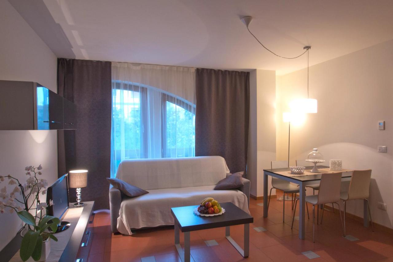 Lacroma Aparthotel - 4