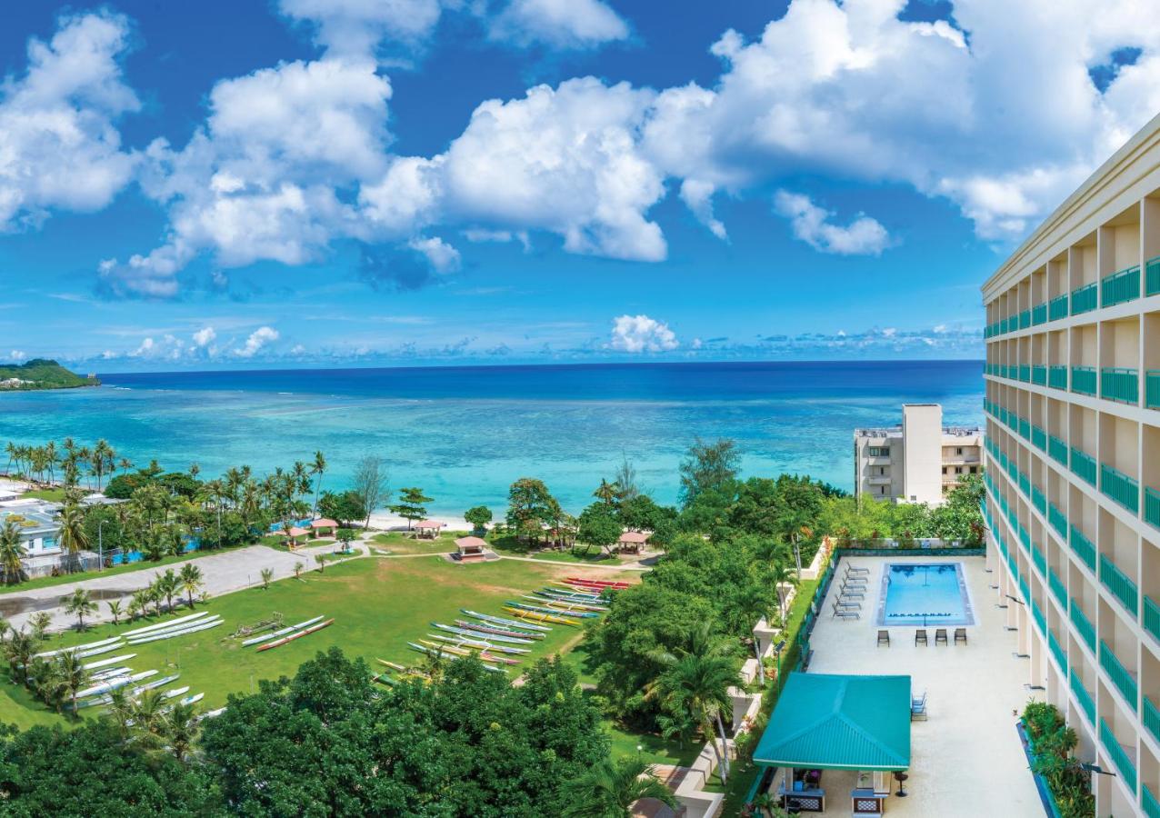 Beach: Holiday Resort & Spa Guam