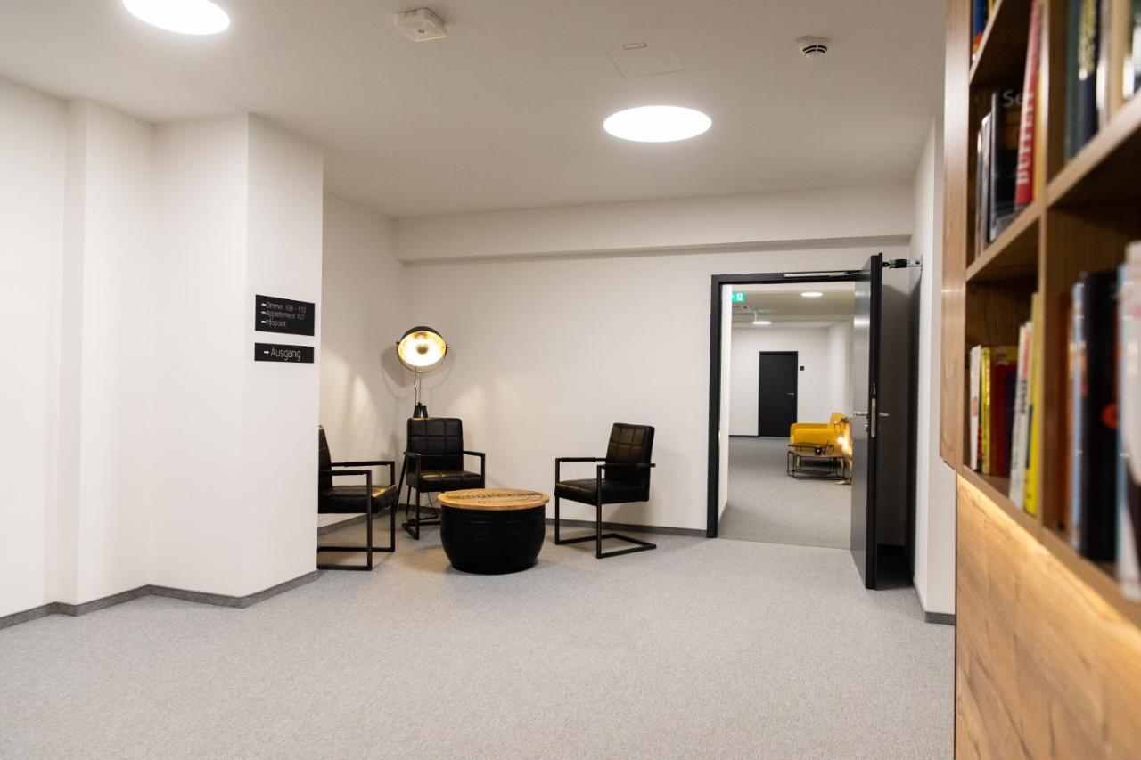 Self-Check-in Hotel VinoQ Zisterdorf photo