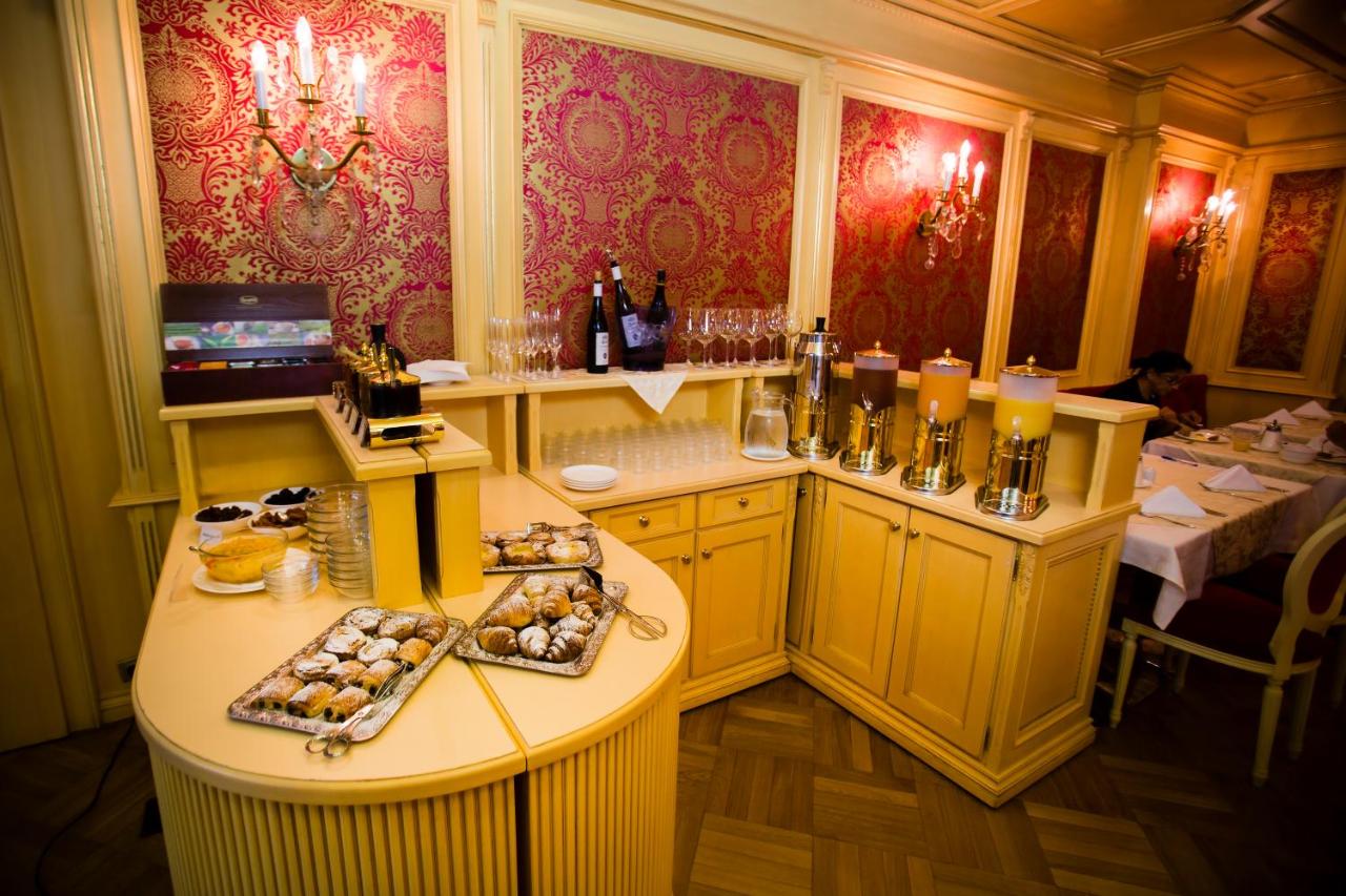 Luxury Family Hotel Royal Palace photo