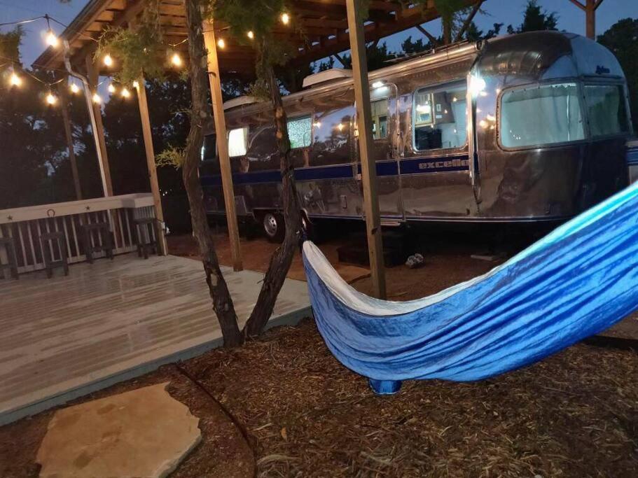 The Steel Magnolia Airstream - Cabins At Rim Rock - 2