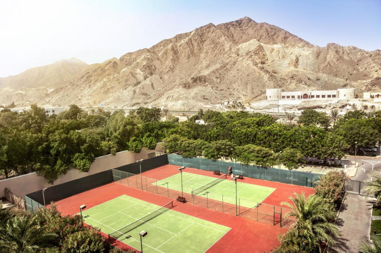 Tennis court: Fujairah Rotana Resort & Spa - Al Aqah Beach