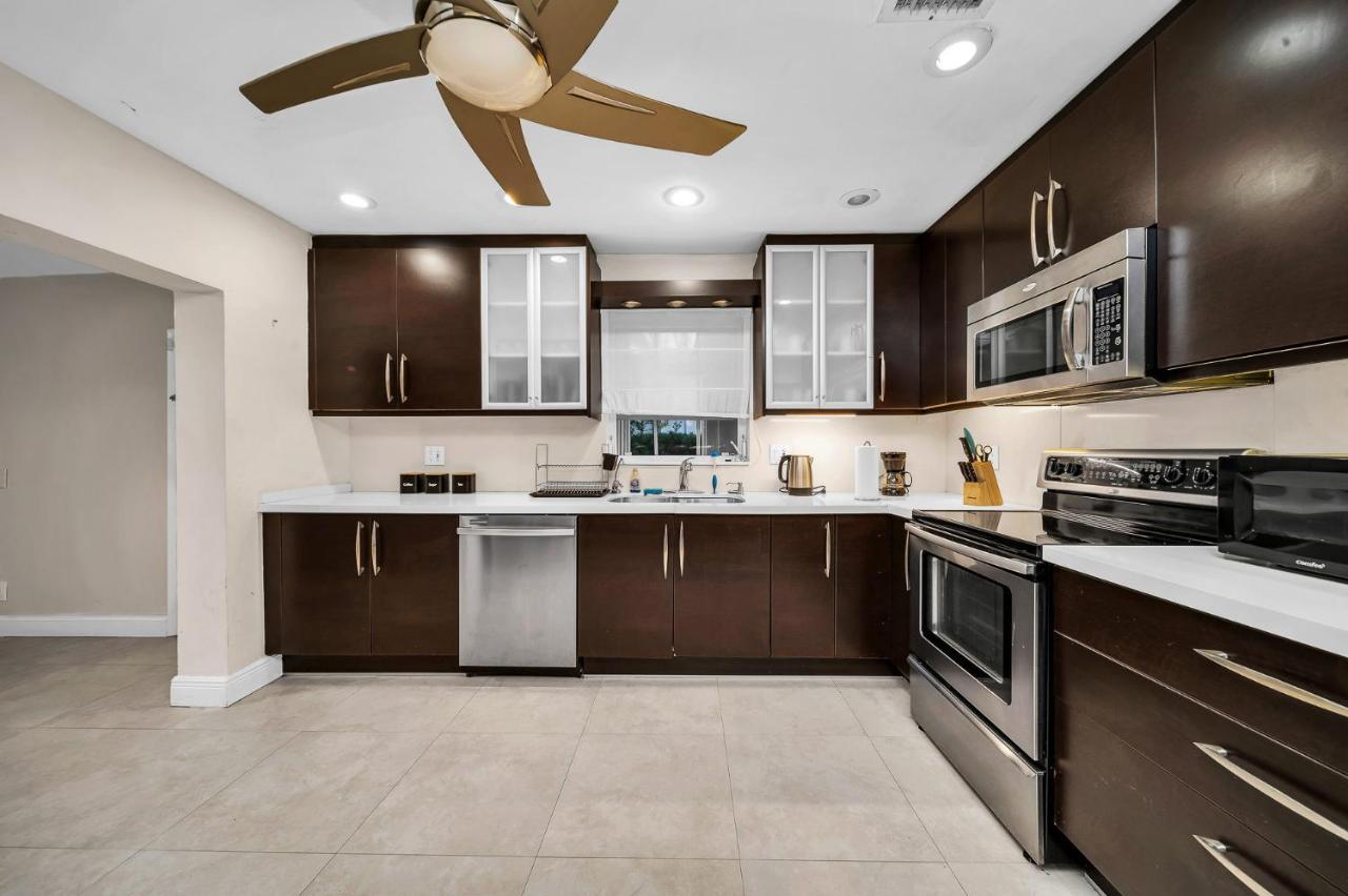 Pool House on the Water 2 - 4