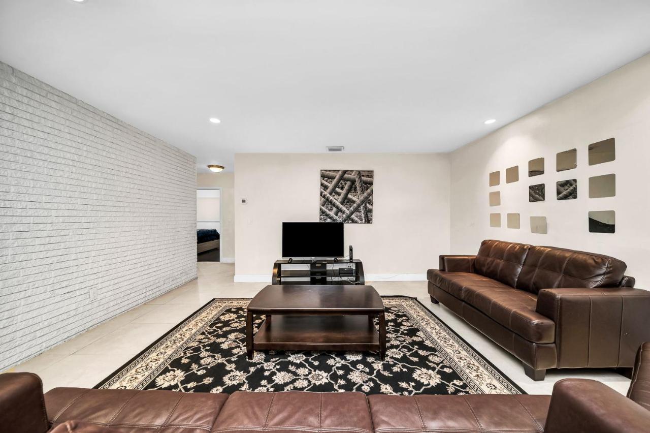 Pool House on the Water 2 - 2