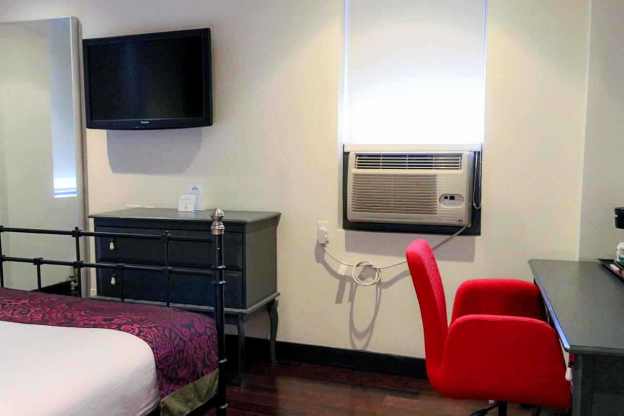 Night Hotel Broadway - 4