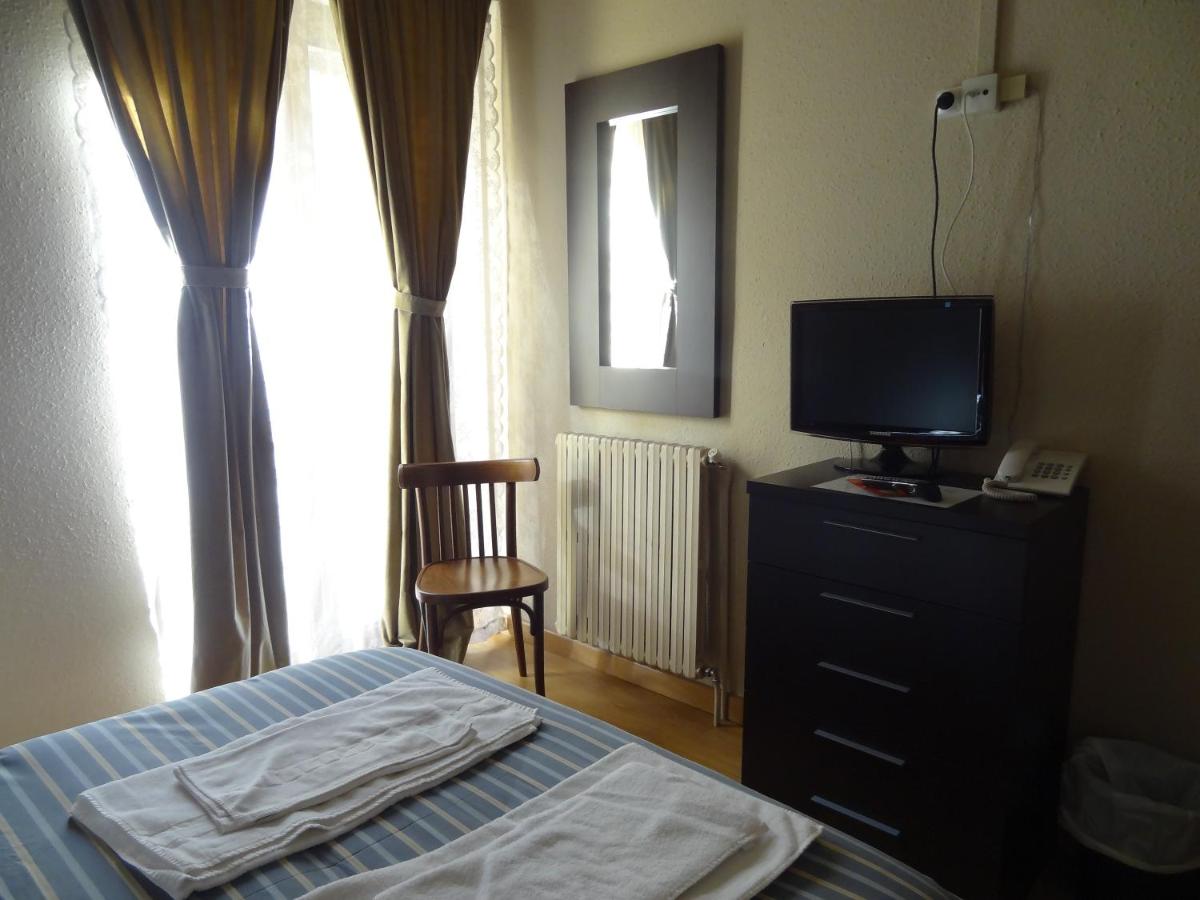 Hostal Cal Forner photo