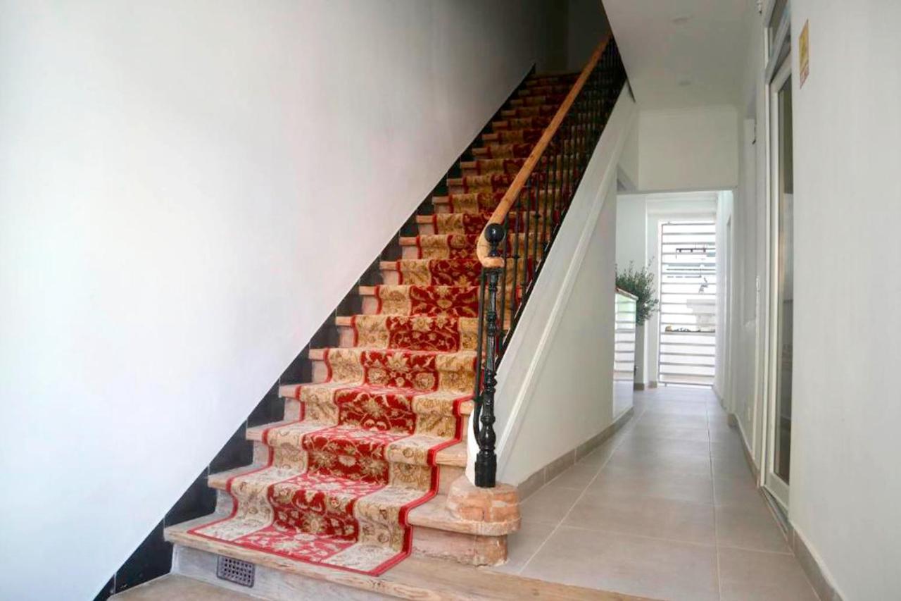 Amadora Boutique Hostel - 4