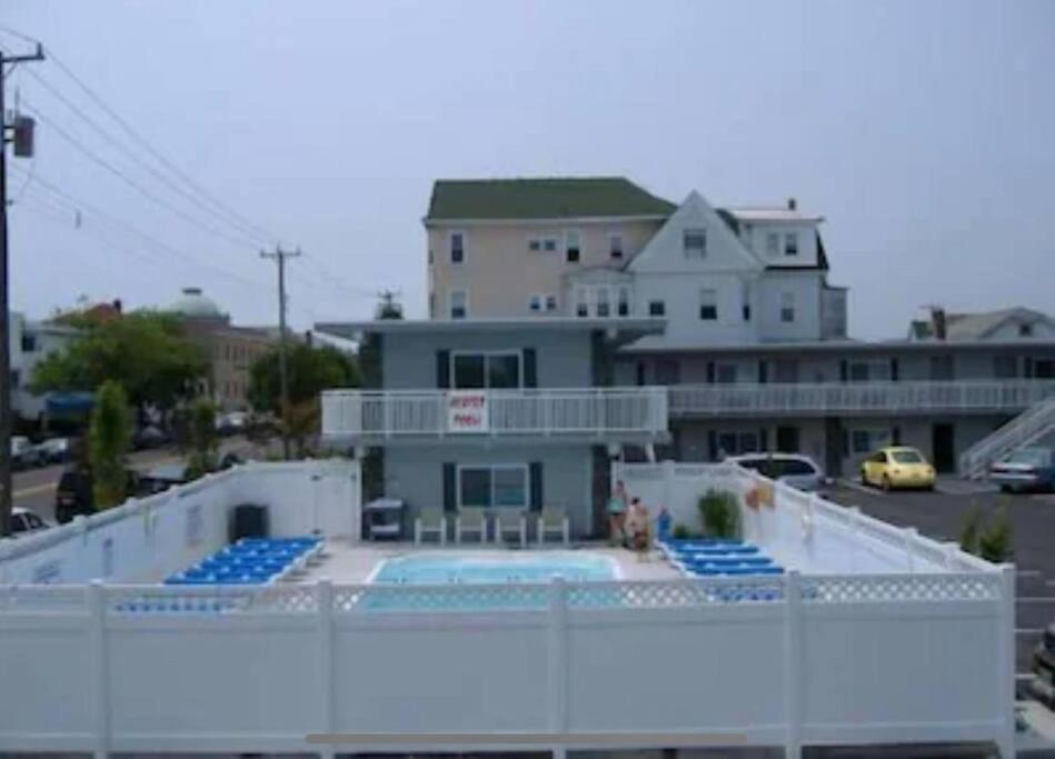 Sun Beach Condominiums — photo 3