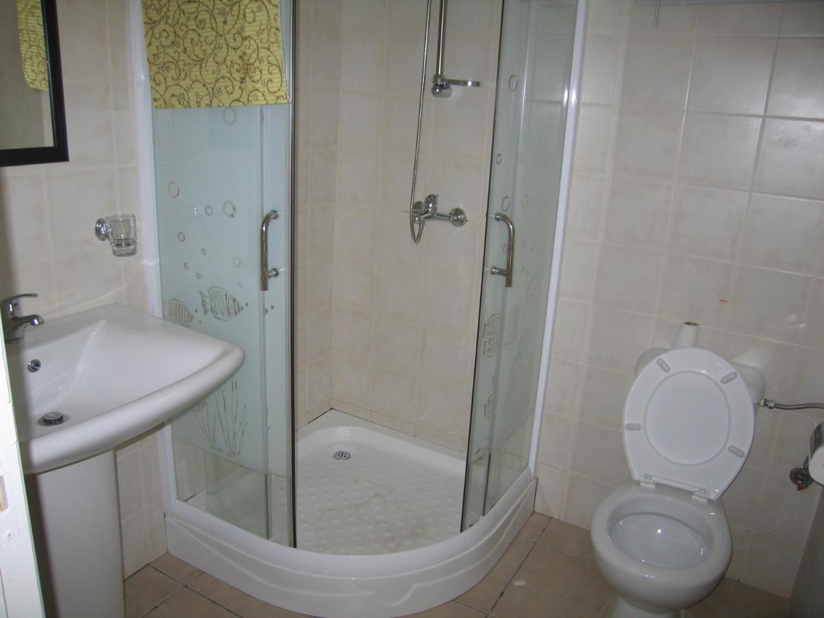 Villa Osumare Cosy Beach front Guest House - 3