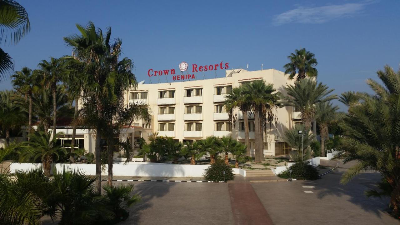 Crown Resorts Henipa, Larnaca, Cyprus - Booking.com