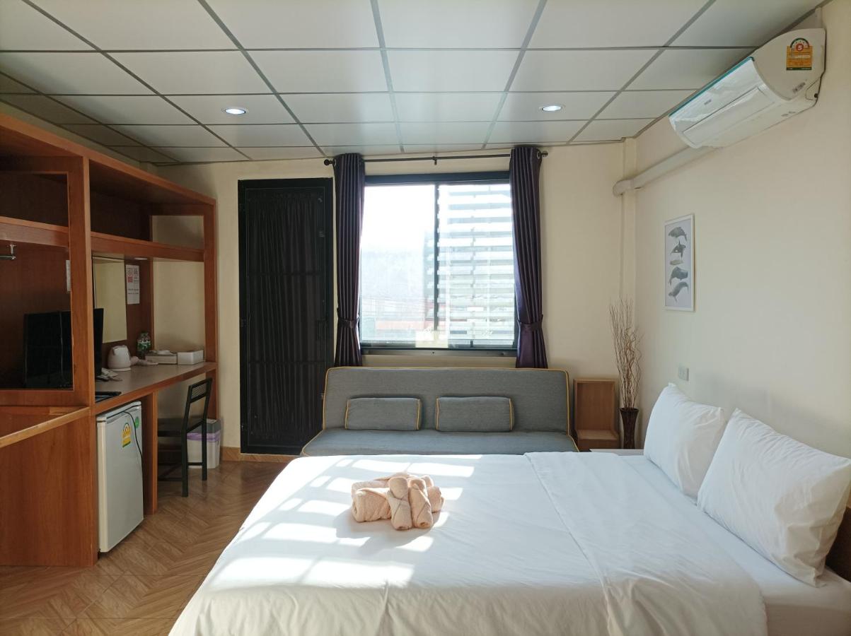 Double D Rooms & Cafe - 2