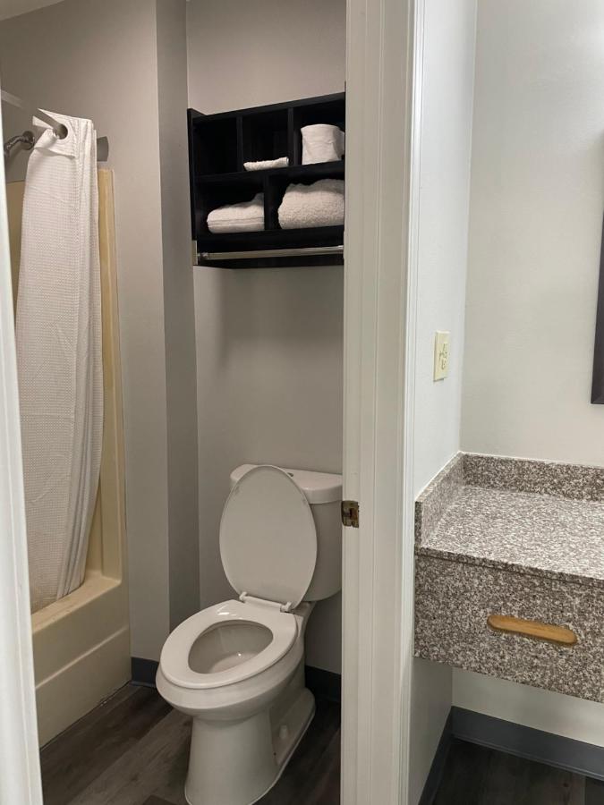 Griffin Inn & Suites — photo 7