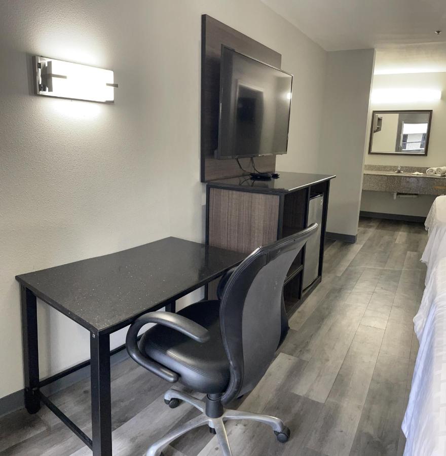 Griffin Inn & Suites — photo 10
