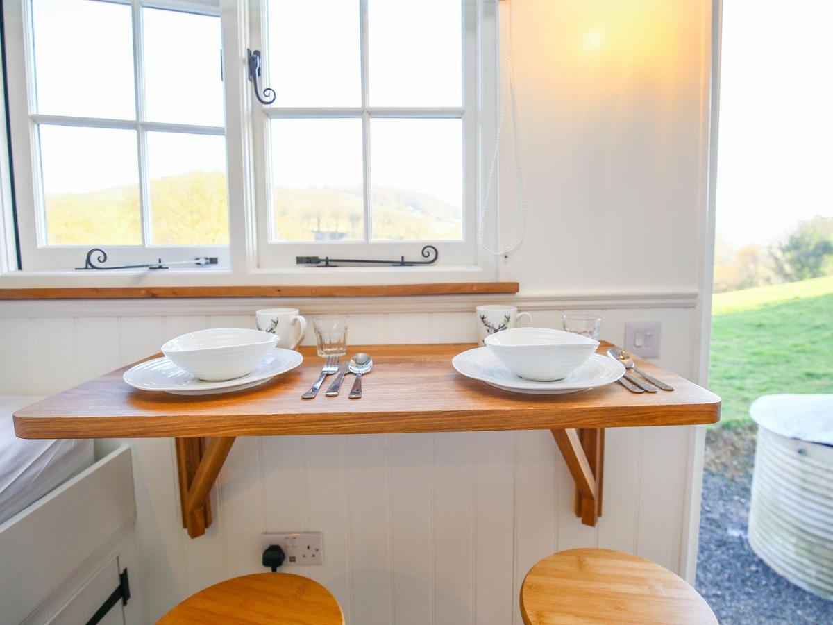 Shepherds Hut Slad Valley Cotswolds ペインズウィック 22年 最新料金