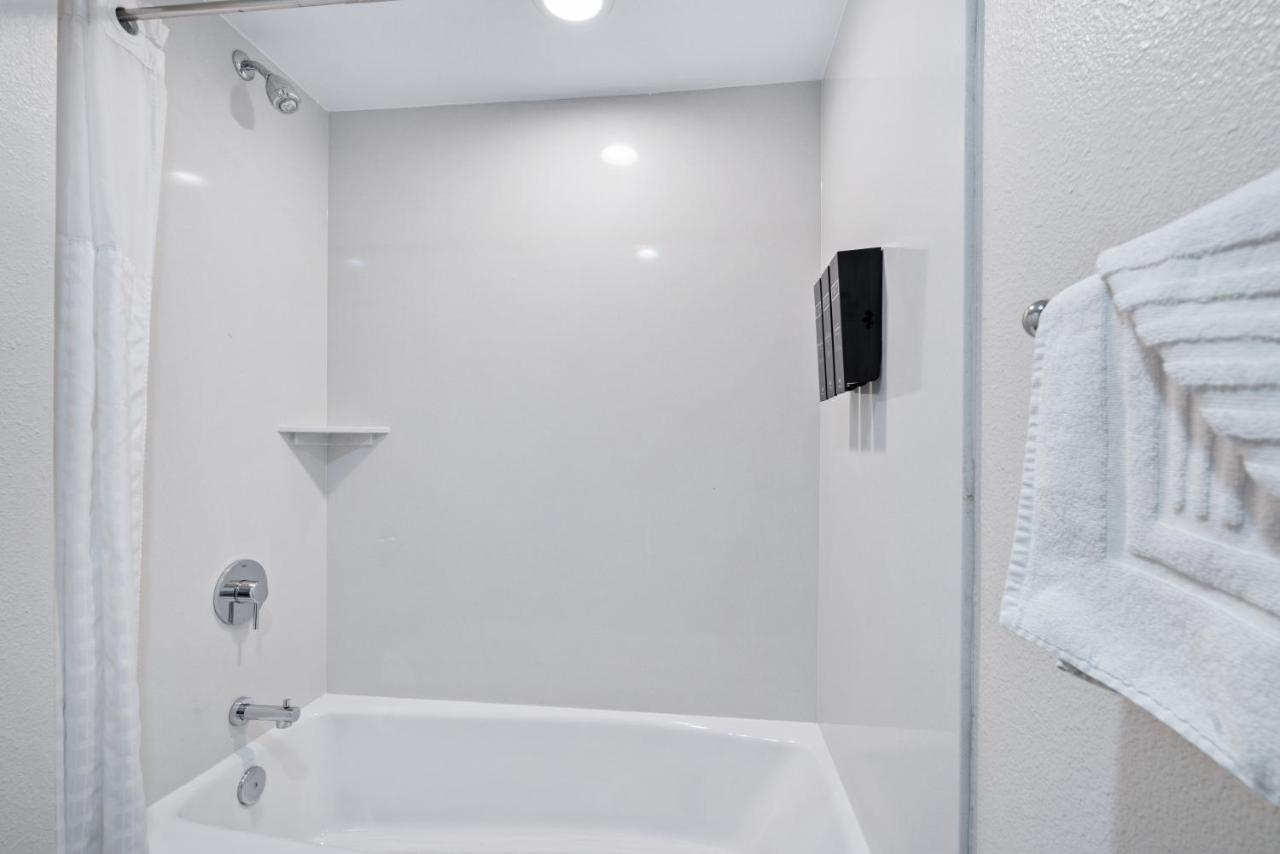 Hotel Avisa Downtown — photo 22