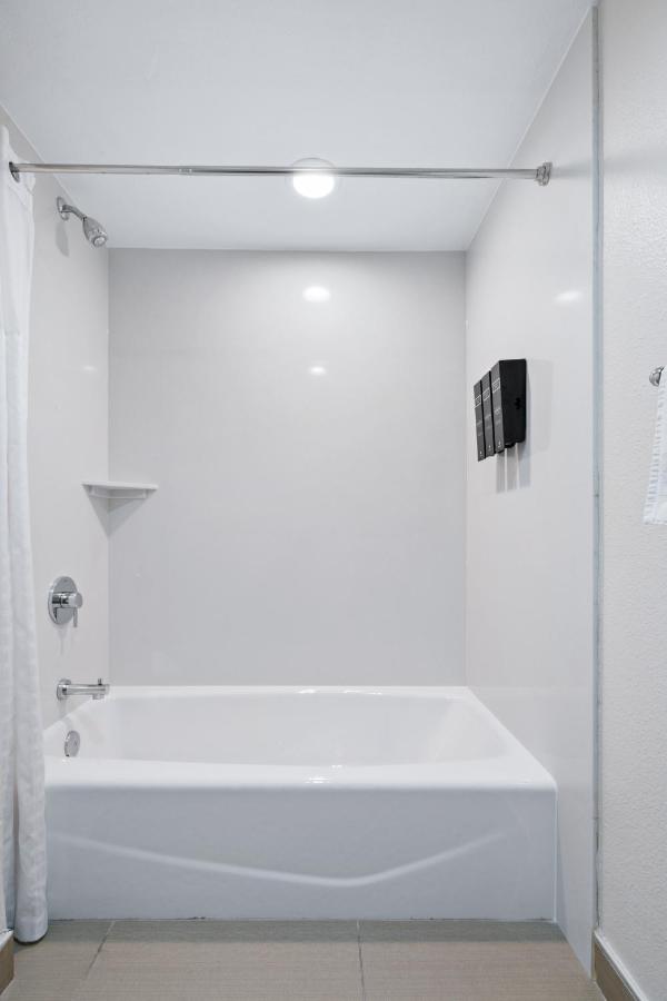 Hotel Avisa Downtown — photo 21