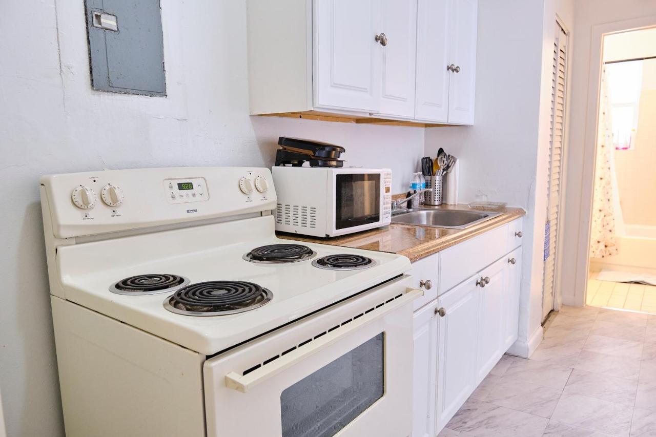 5 Minutes to downtown Apt201 - 4