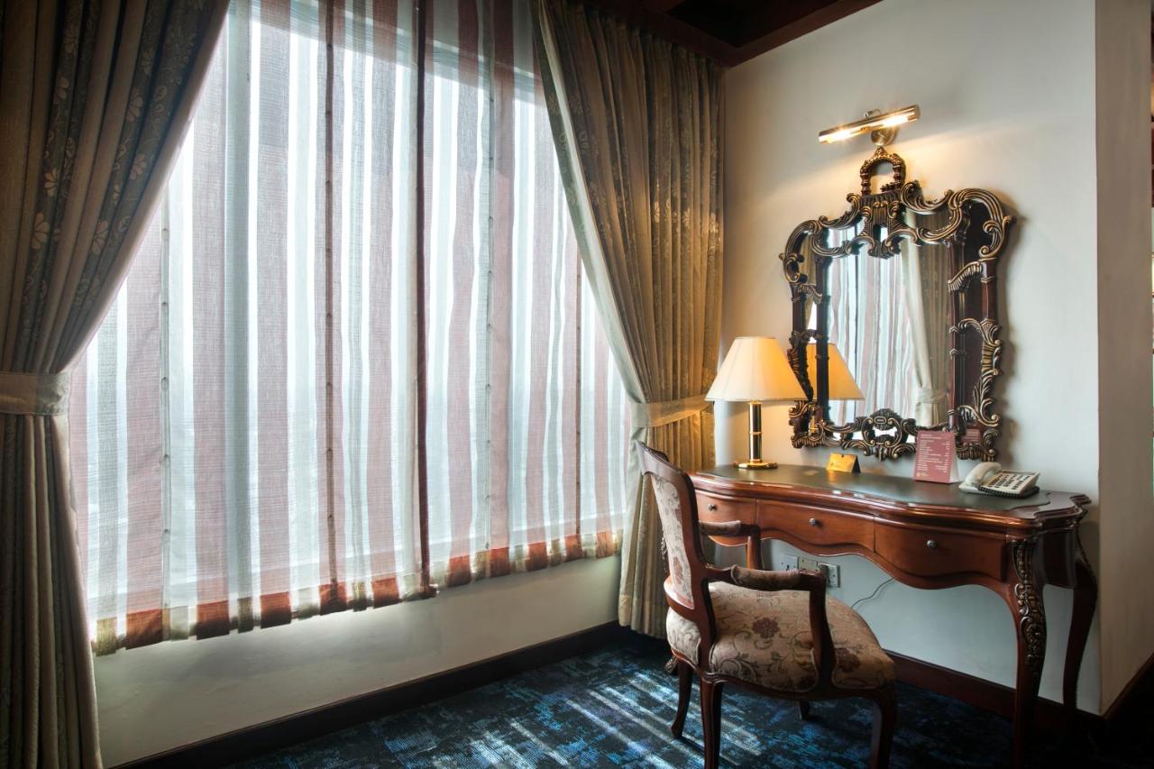 Hotel Sarina photo