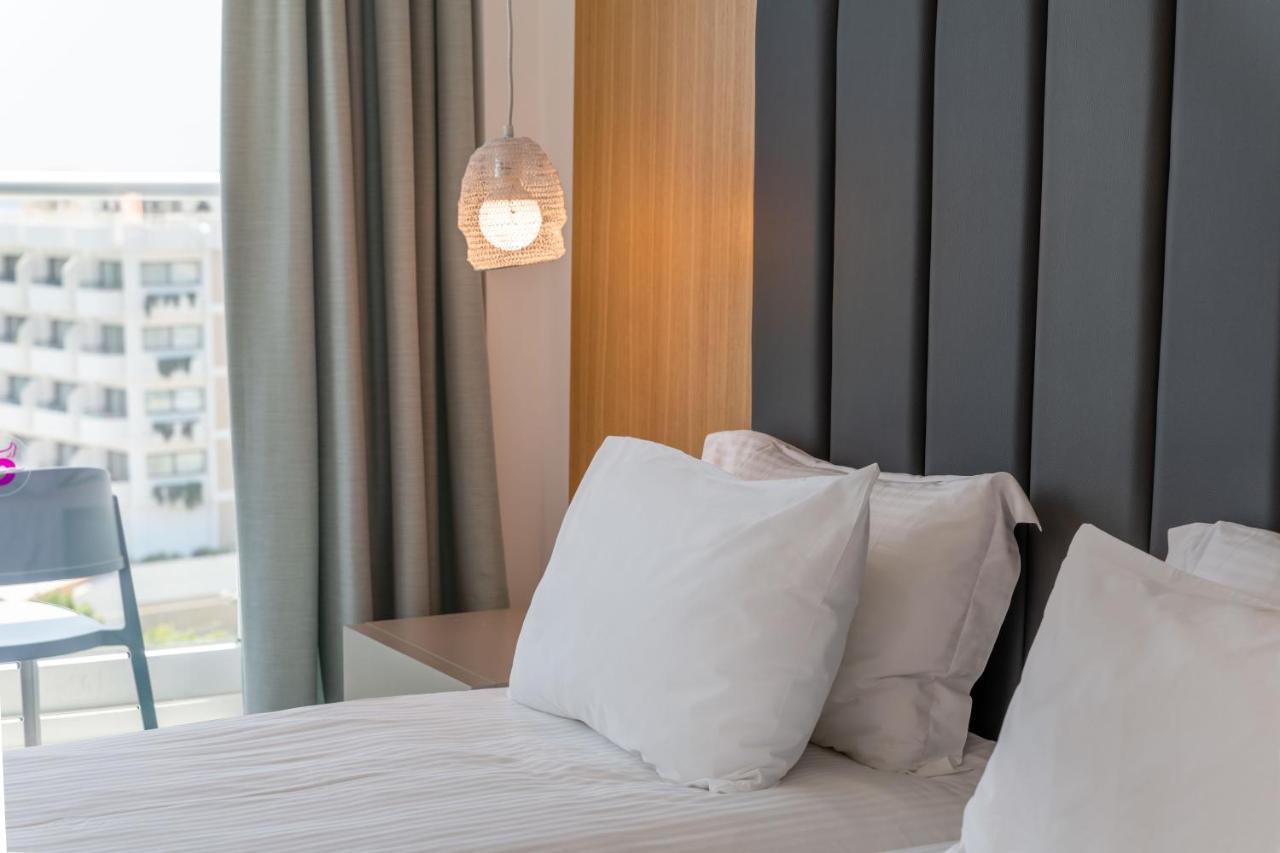 Napa Mermaid Hotel & Suites photo