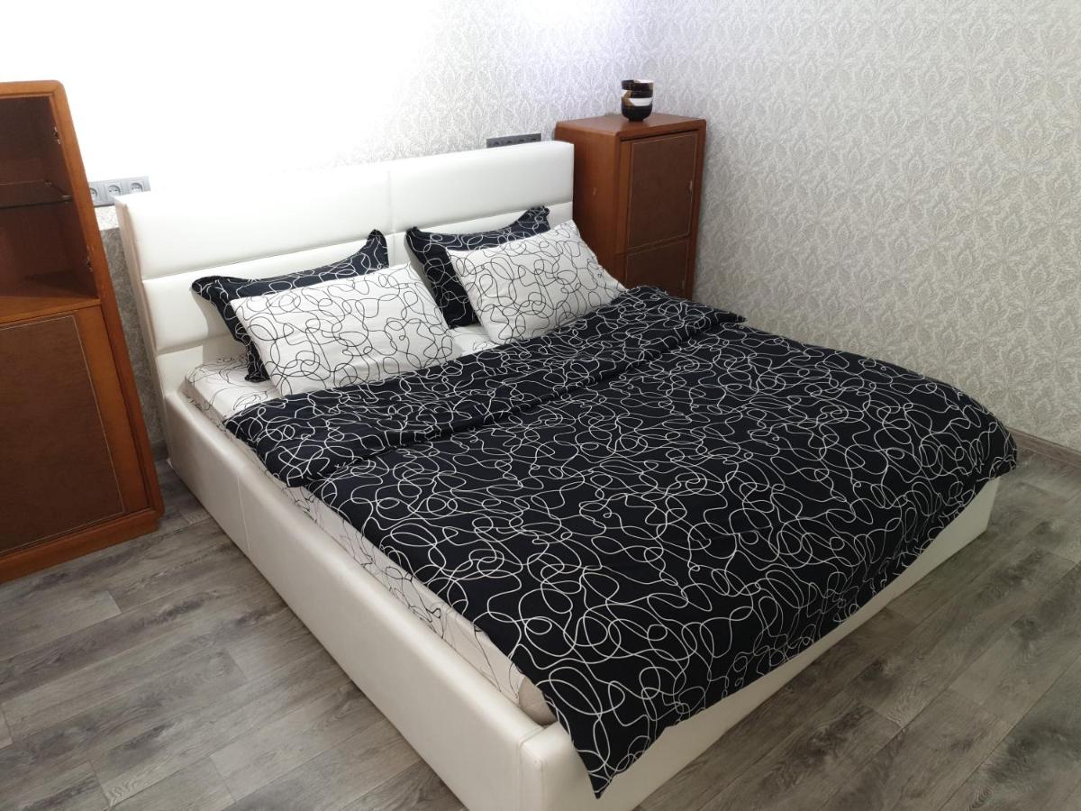 Свежие просторные апартаменты в верхней части города в Бостандыкском район Алмагуль Мега