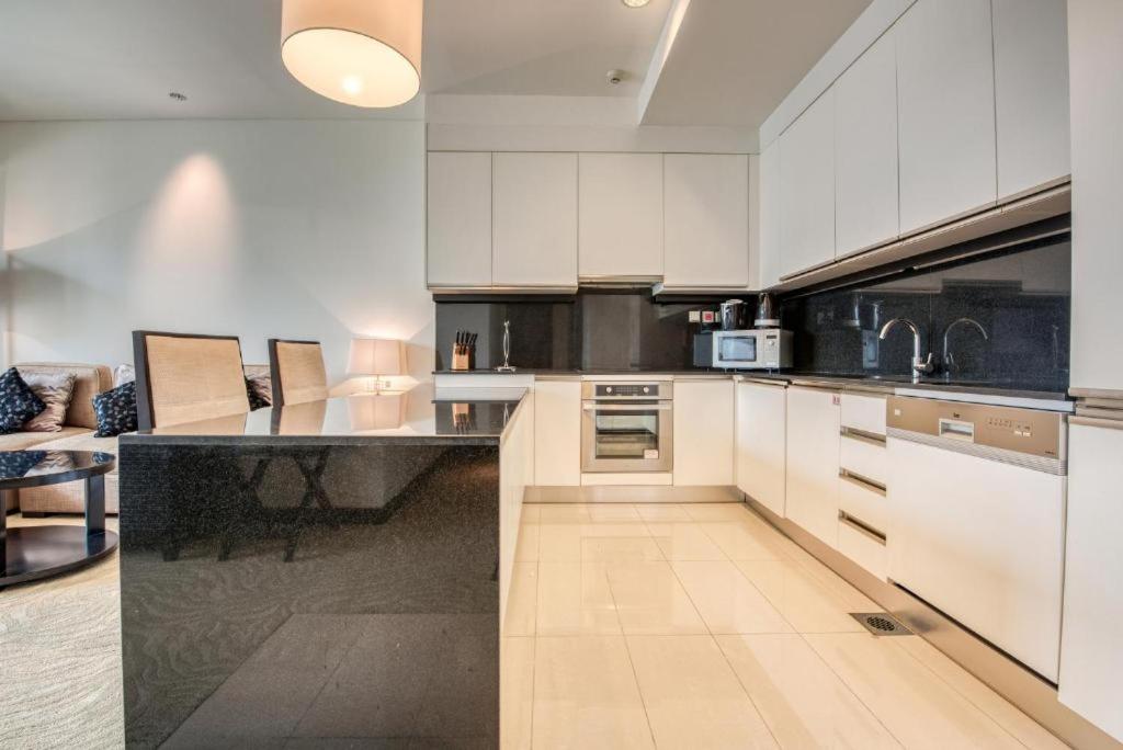 Graceful 1BR at The Address Residences Dubai Marina by Deluxe Holiday Homes - 5