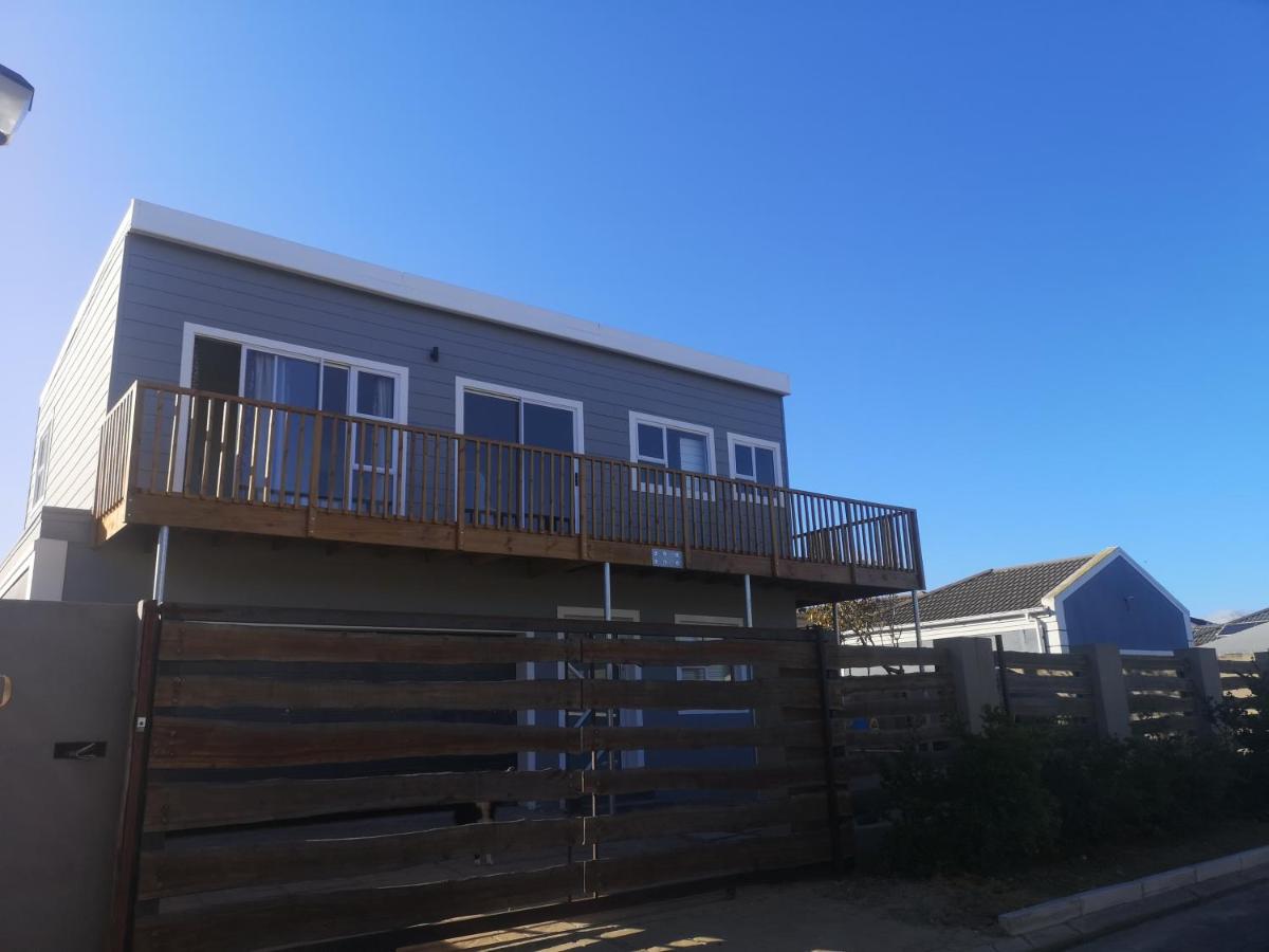 Lovely 2 bedroom condo with balcony and a view! - 5