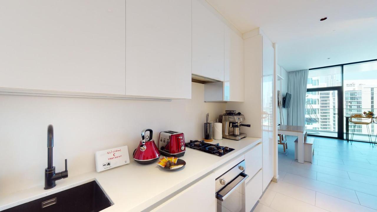 Stylish Studio with Burj Khalifa View - 4