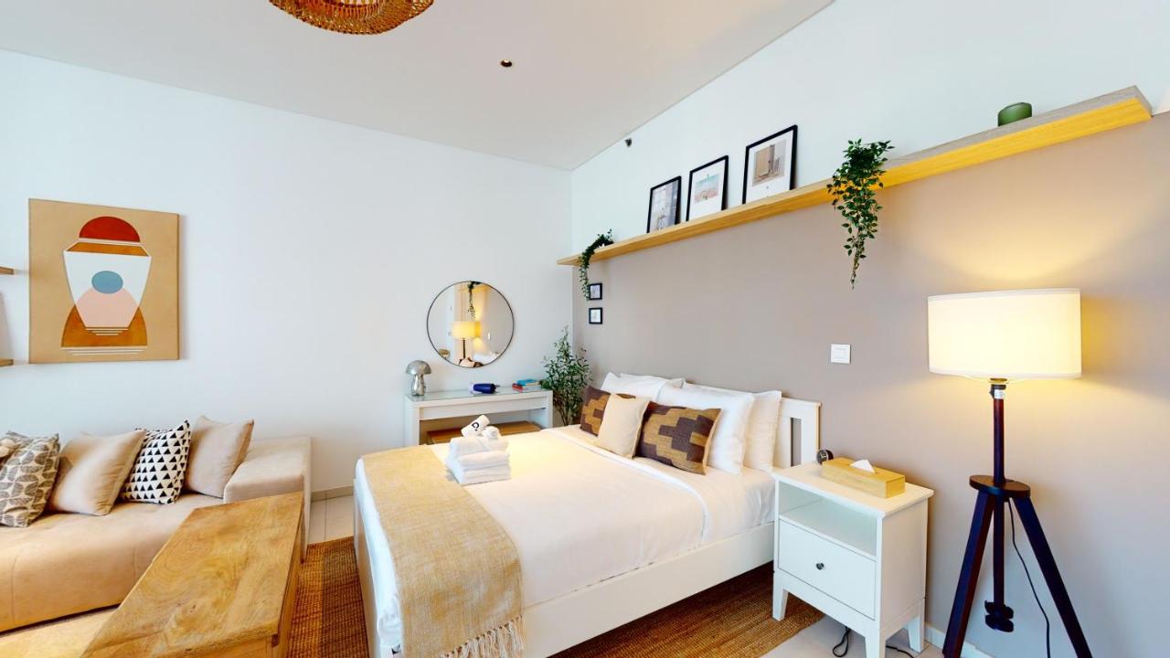 Stylish Studio with Burj Khalifa View - 2