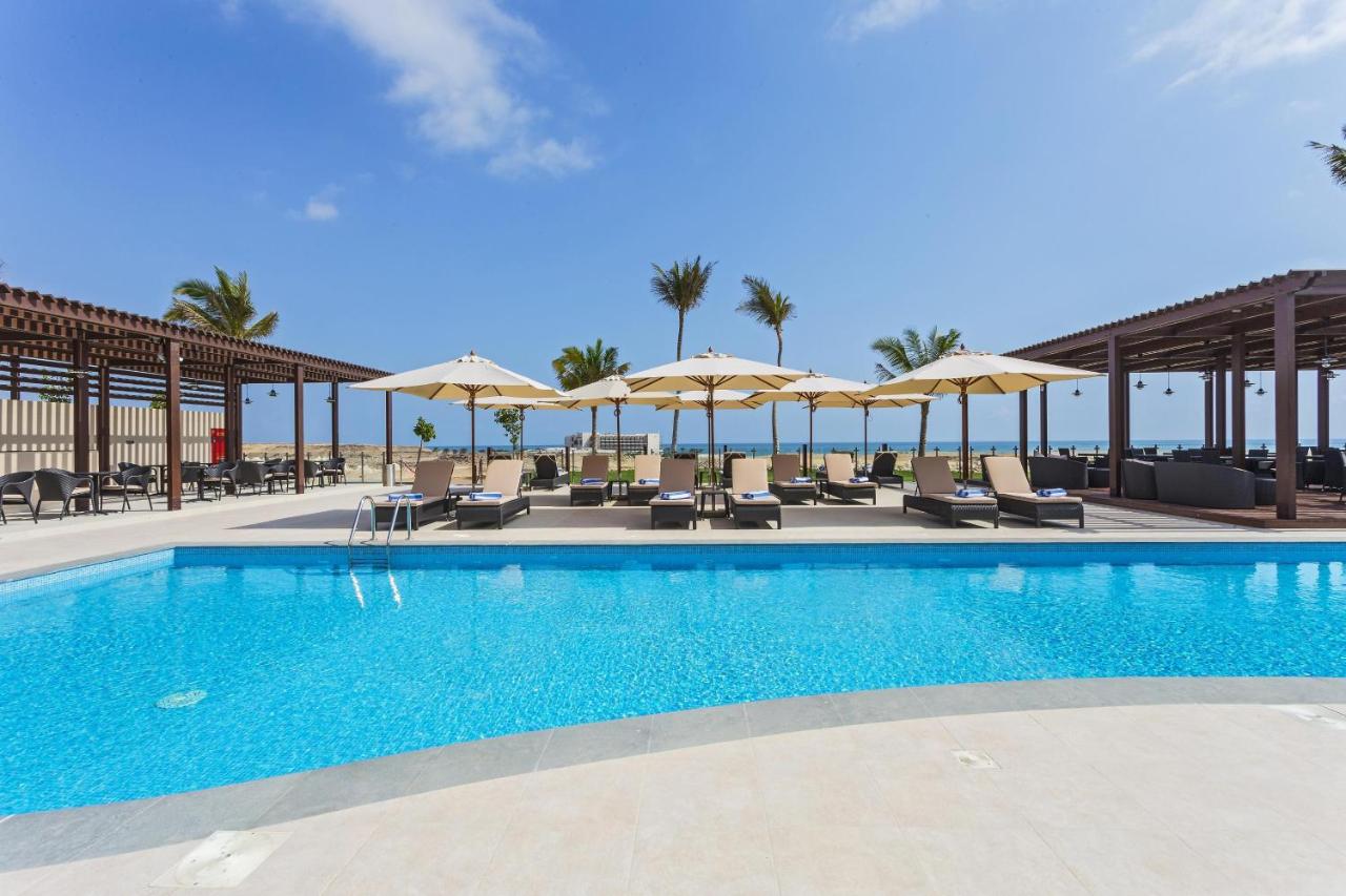 Beach: Park Inn by Radisson Hotel and Residence Duqm