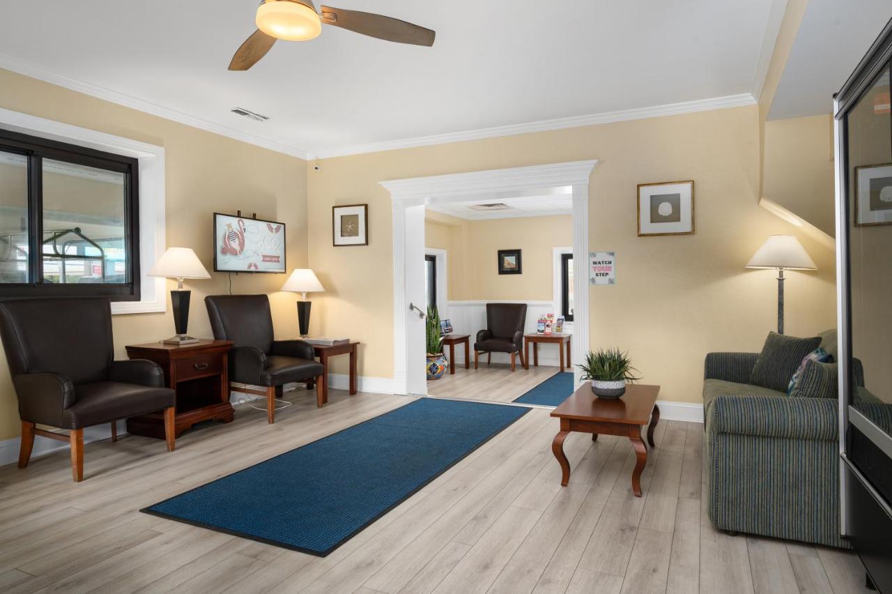 Coastal Palms Beach Hotel — photo 19