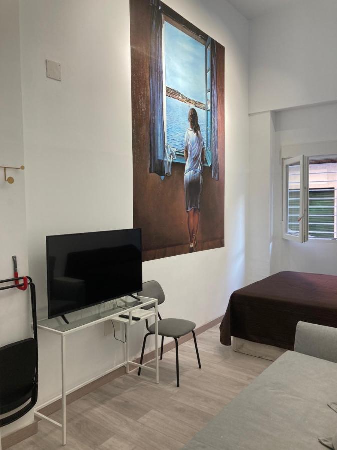 Golondrinas de Malaga "Apartamentos con mucho Arte" y terraza solarium en coliving - 4