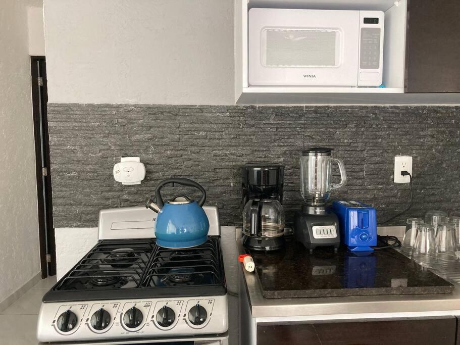 Cancun Oceanfront, Entire Apartment - 2