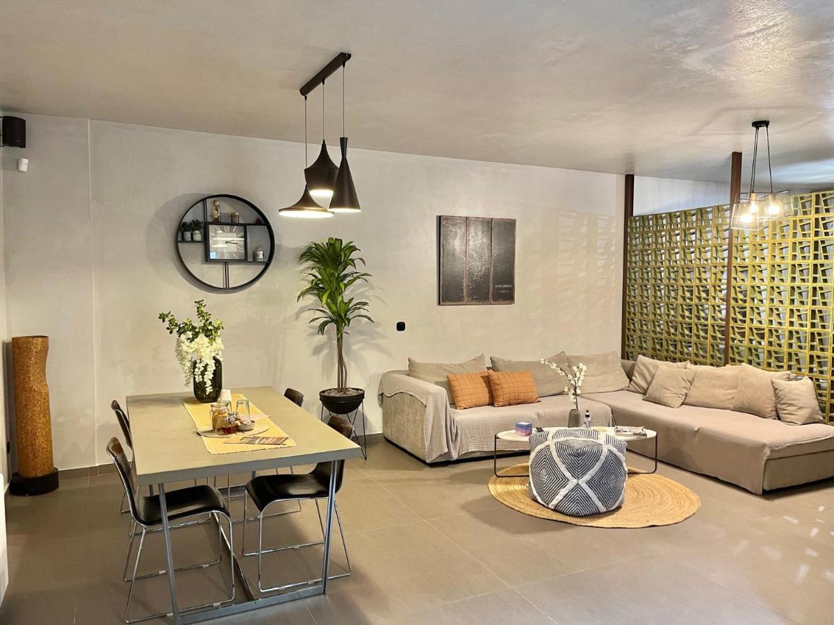 Afneios Luxury Apartment