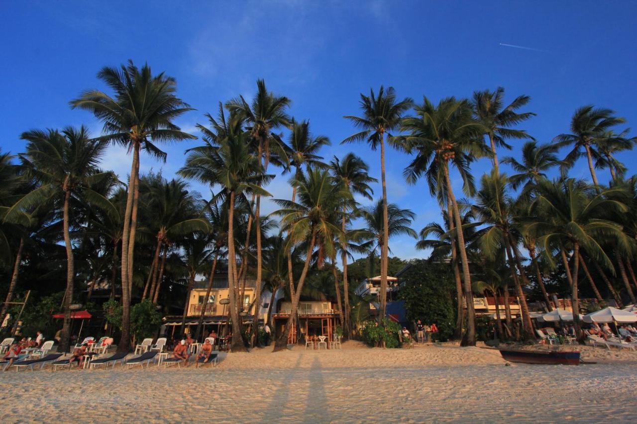 Beach: The Rose Pike at Boracay