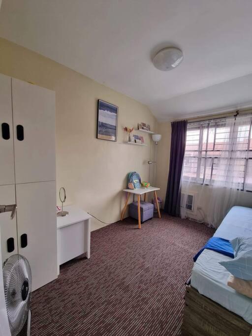 Cozy Home Deca Clark