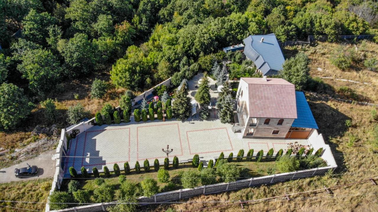 Большой дом с камином в центре Цахкадзора static_photo