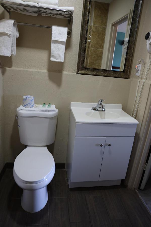 Budget Inn — photo 15