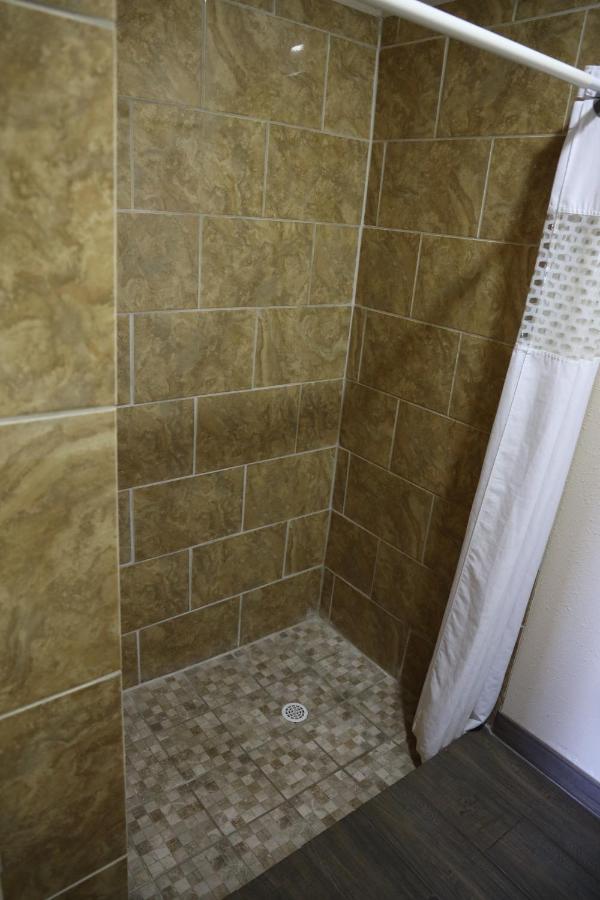 Budget Inn — photo 22