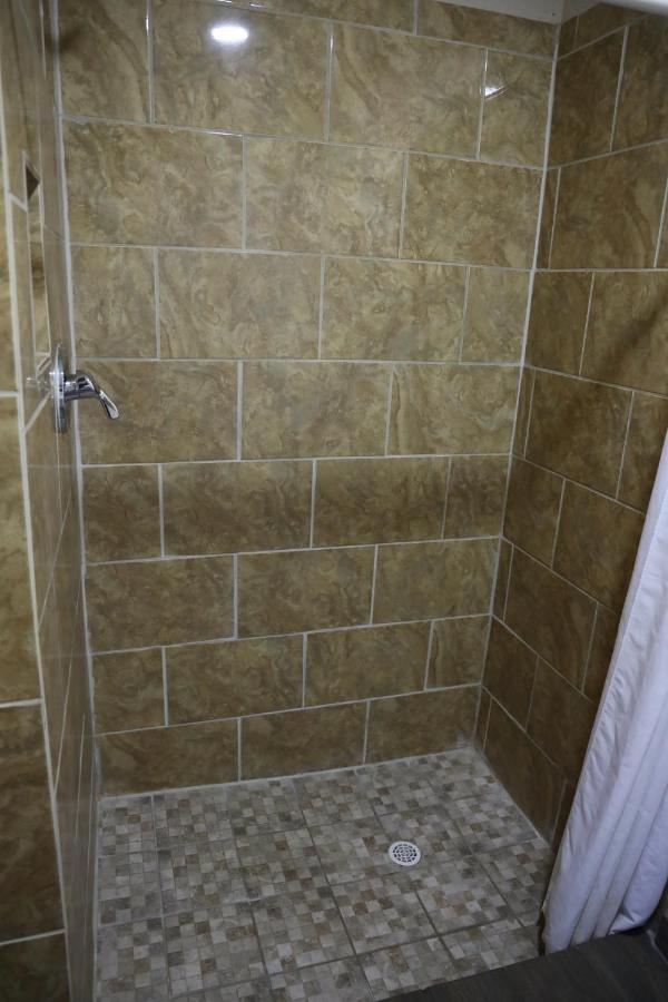 Budget Inn — photo 3