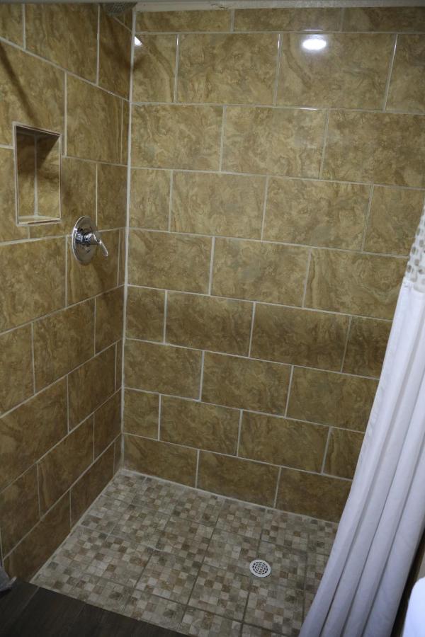 Budget Inn — photo 21