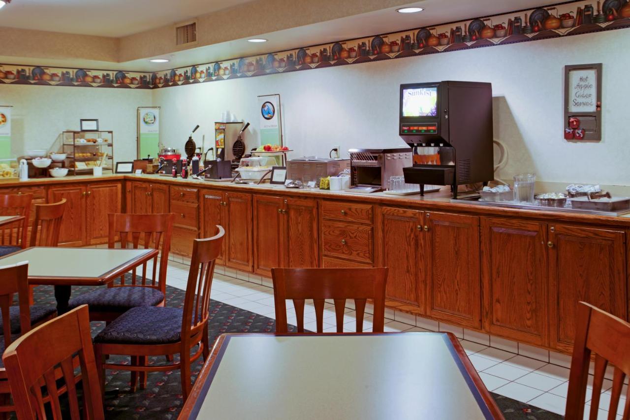 Parkview Inn & Suites, Lancaster Amish Country, PA — photo 17