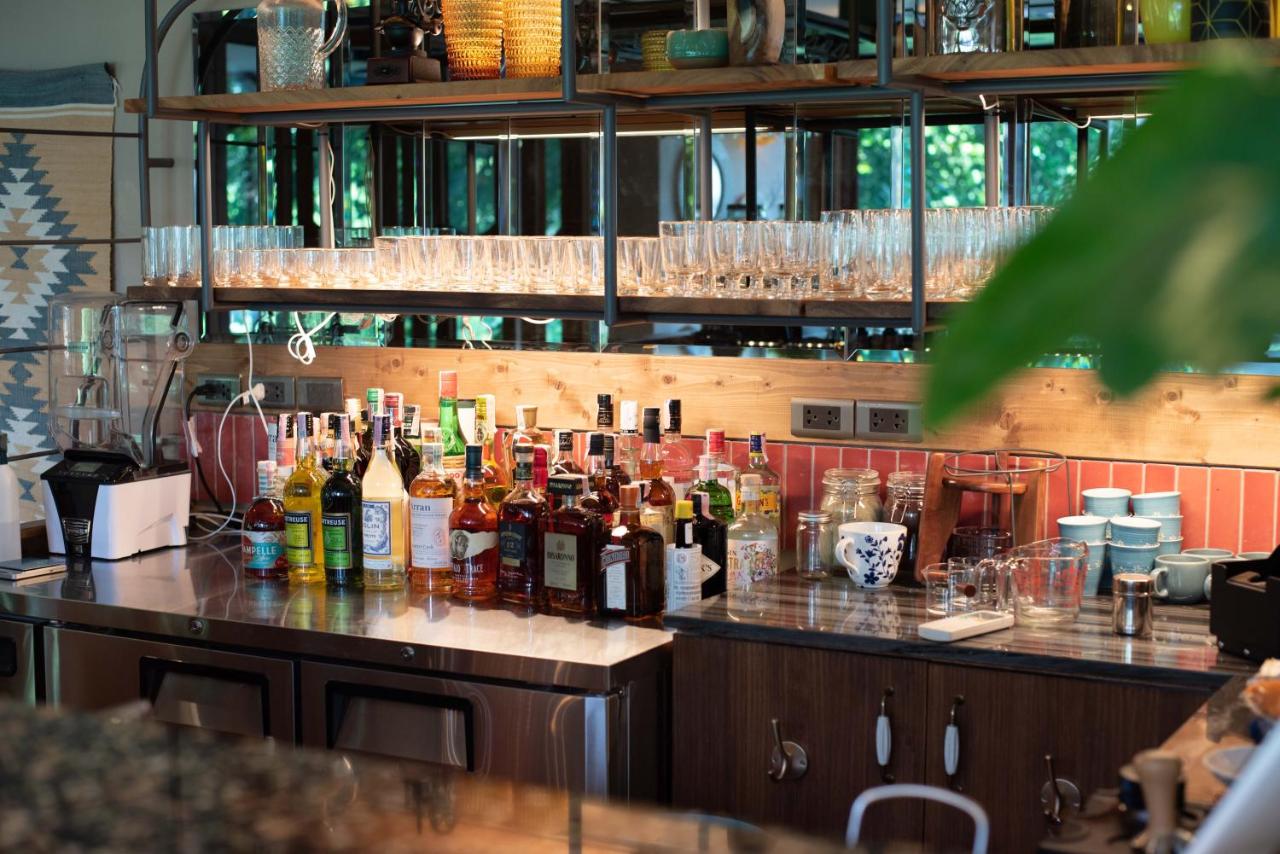 Tints of Blue Hotel - 4