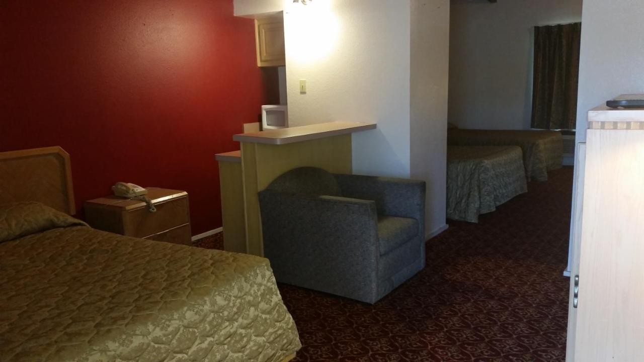 Executive Inn — photo 14