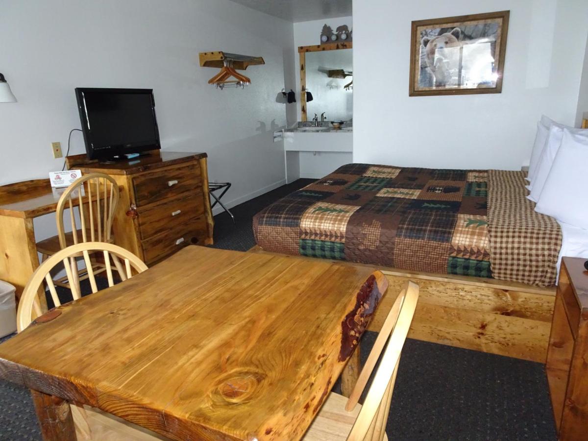 Eagle Nest Motel — photo 20