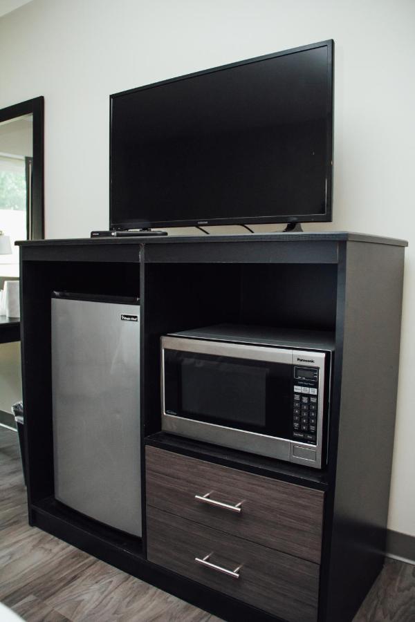 Country Squire Inn and Suites — photo 3