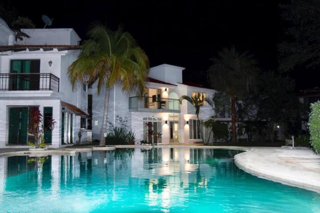 Luxury Jungle House 10 PAX neighborhood w/ ruins&beach!! By Bookhap
