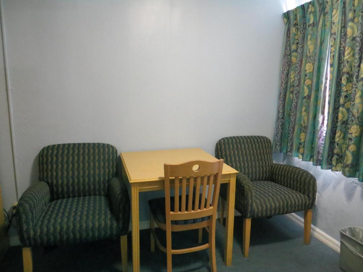 Parkway Motel — photo 10