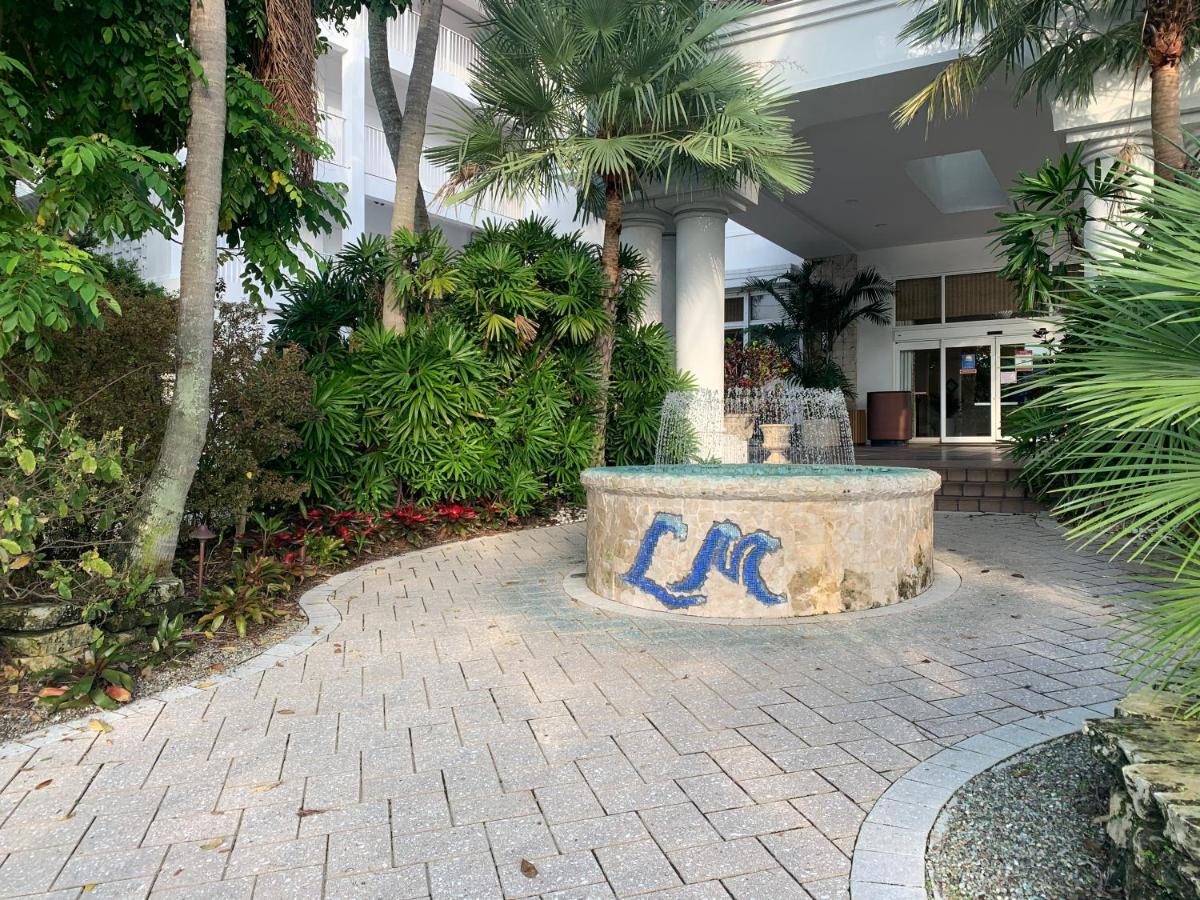Image: The Lago Mar Beach Resort and Club